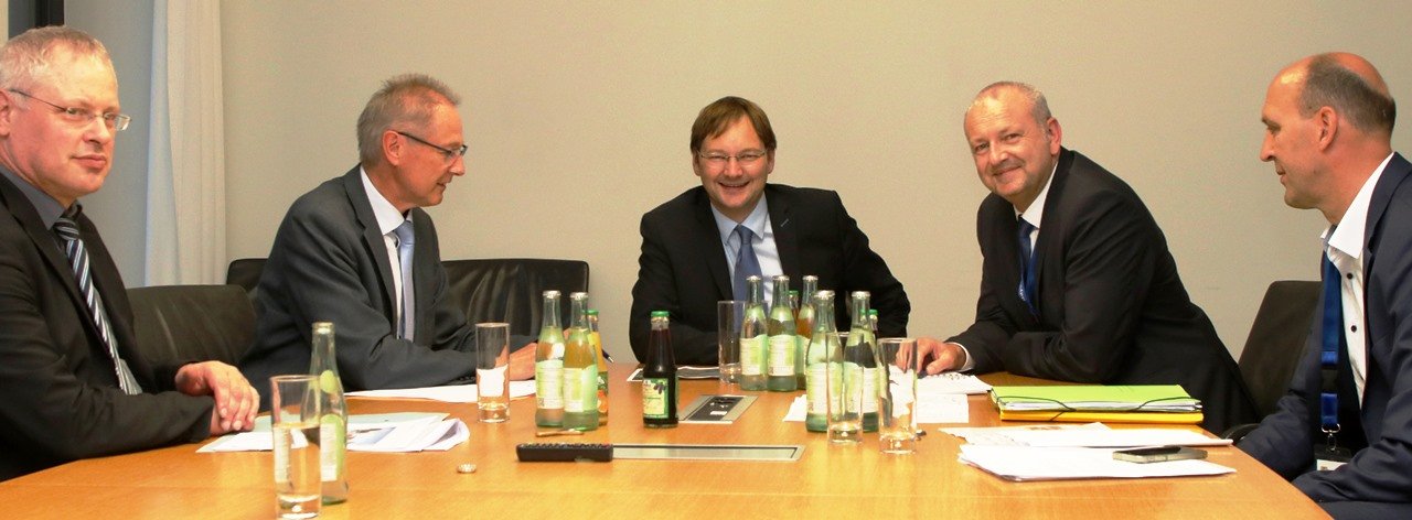 Für Floß: Flüsterasphalt, Fußgängerüberwege und Fördermöglichkeiten