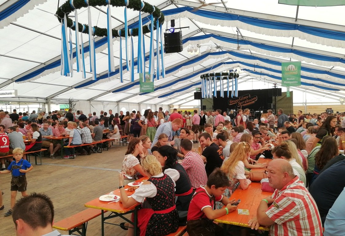 Flosser Kirwa Bierzelt Frühschoppen