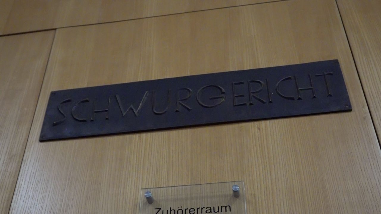 Flutkanalprozess Urteil Flutkanal Prozess Ertrunken im Kanal Urteil gegen Angeklagte Gericht Weiden Bilder NEWS5 Fricke