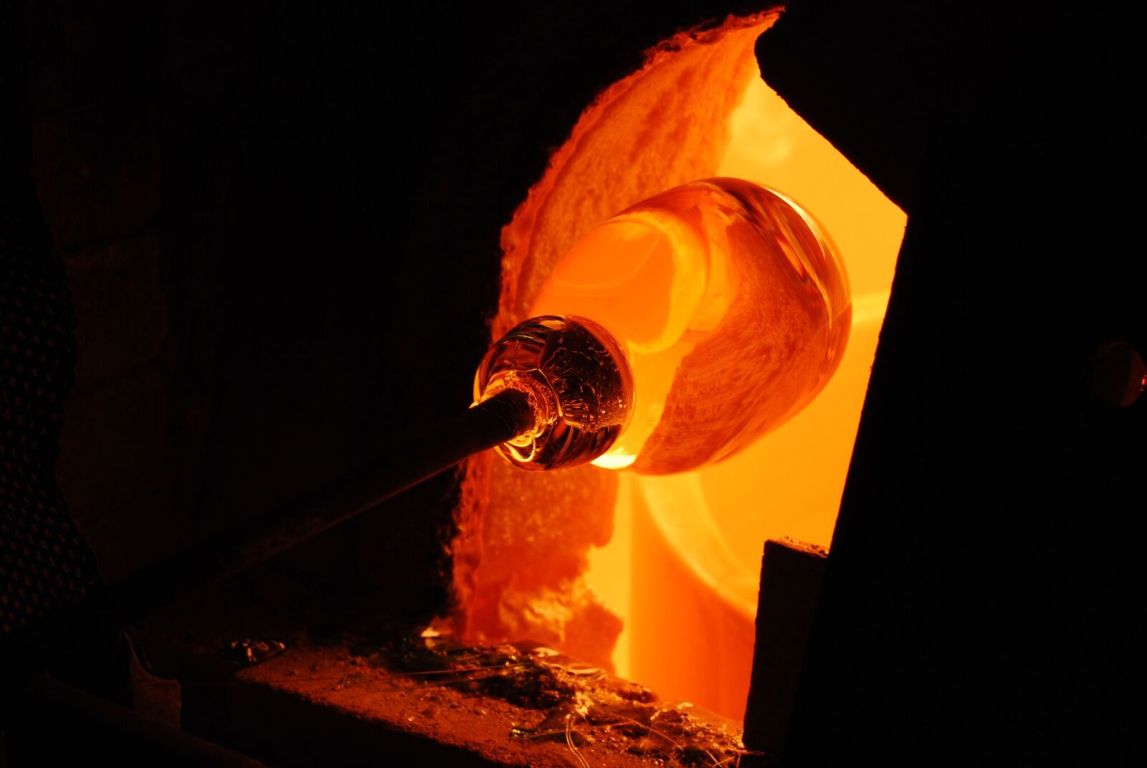 Frauenau_Blick in Glasofen Bild Freiherr von Poschinger Glasmanufaktur