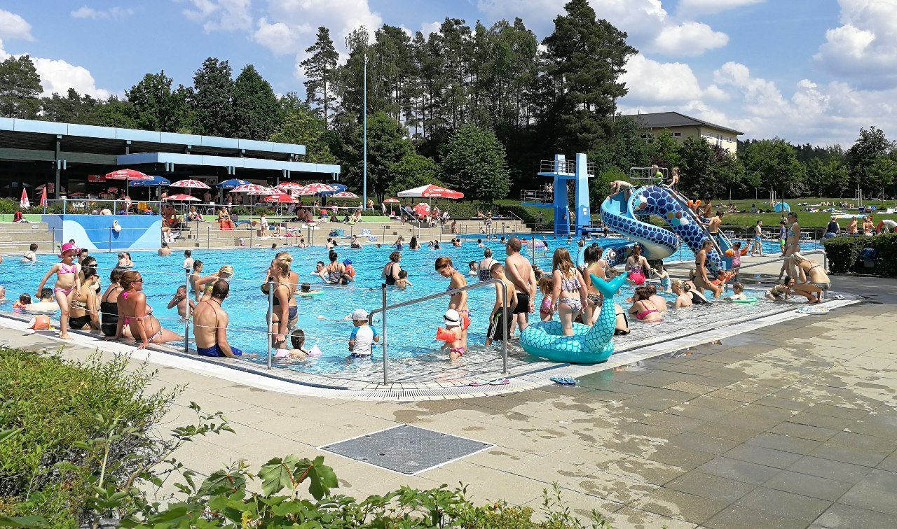 Freibad Grafenwöhr Waldbad Grafenwöhr Schwimmbad