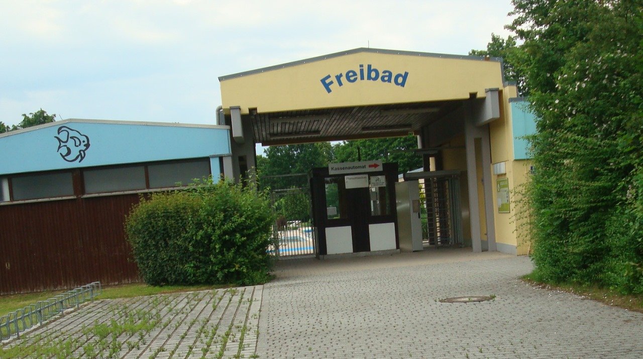 Freibad Mitterteich Symbol Symbolbild 2