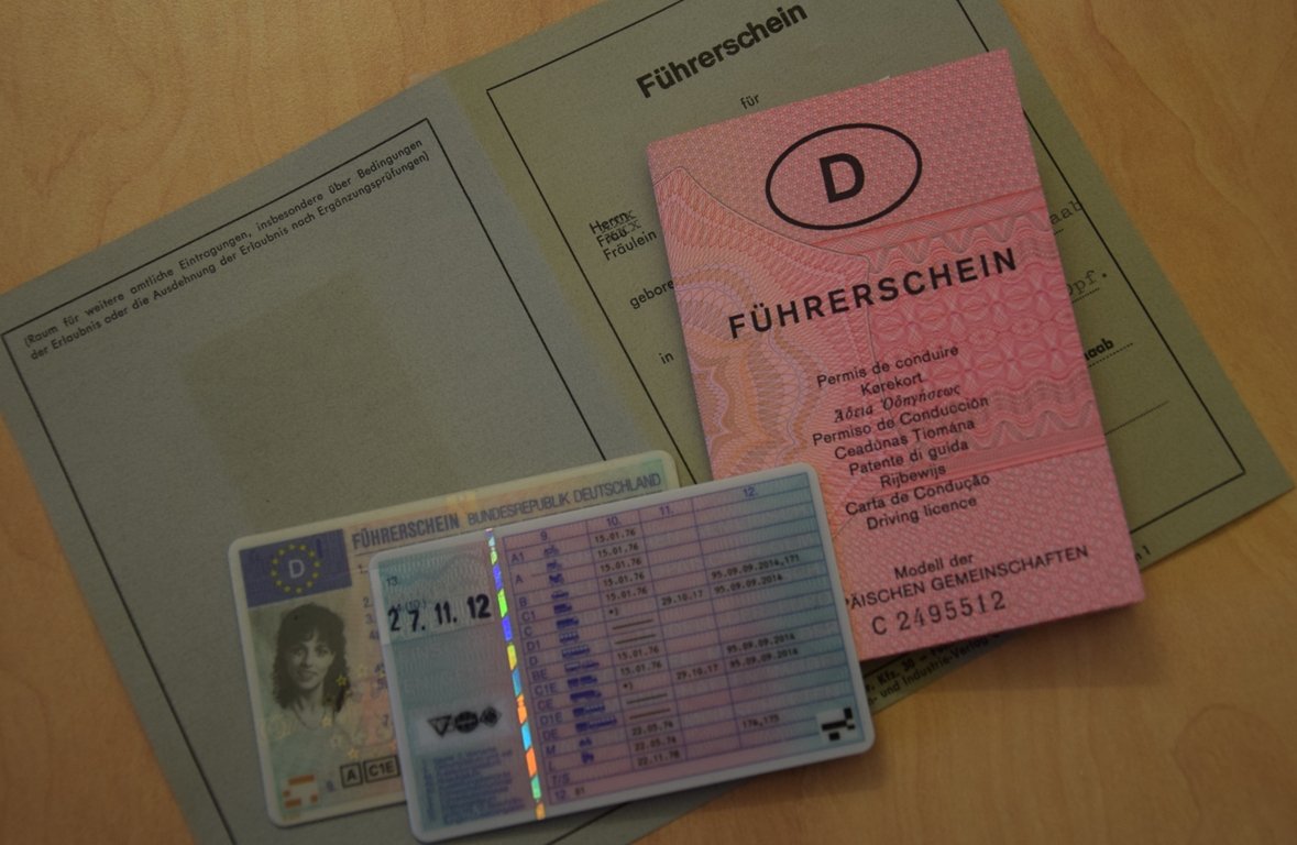 Führerscheine_Direktversand neue EU Führerscheine Landratsamt Neustadt WN Bild Claudia Prößl Landratsamt