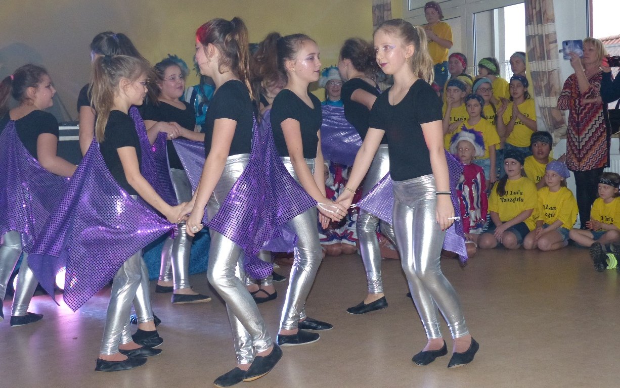 Garde Kohlberg Tanzen Fasching Kinder Kinderfasching Gaudi Luhe Neudorf bei Luhe Bild Hans Meißner2