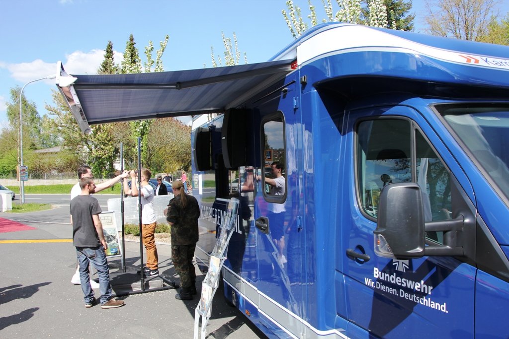 Gewerbeschau Tirschenreuth 2016, Zeitler, Oberpfalz Aktuell, Bundeswehr, Exponat, Klimmzüge, Infostand