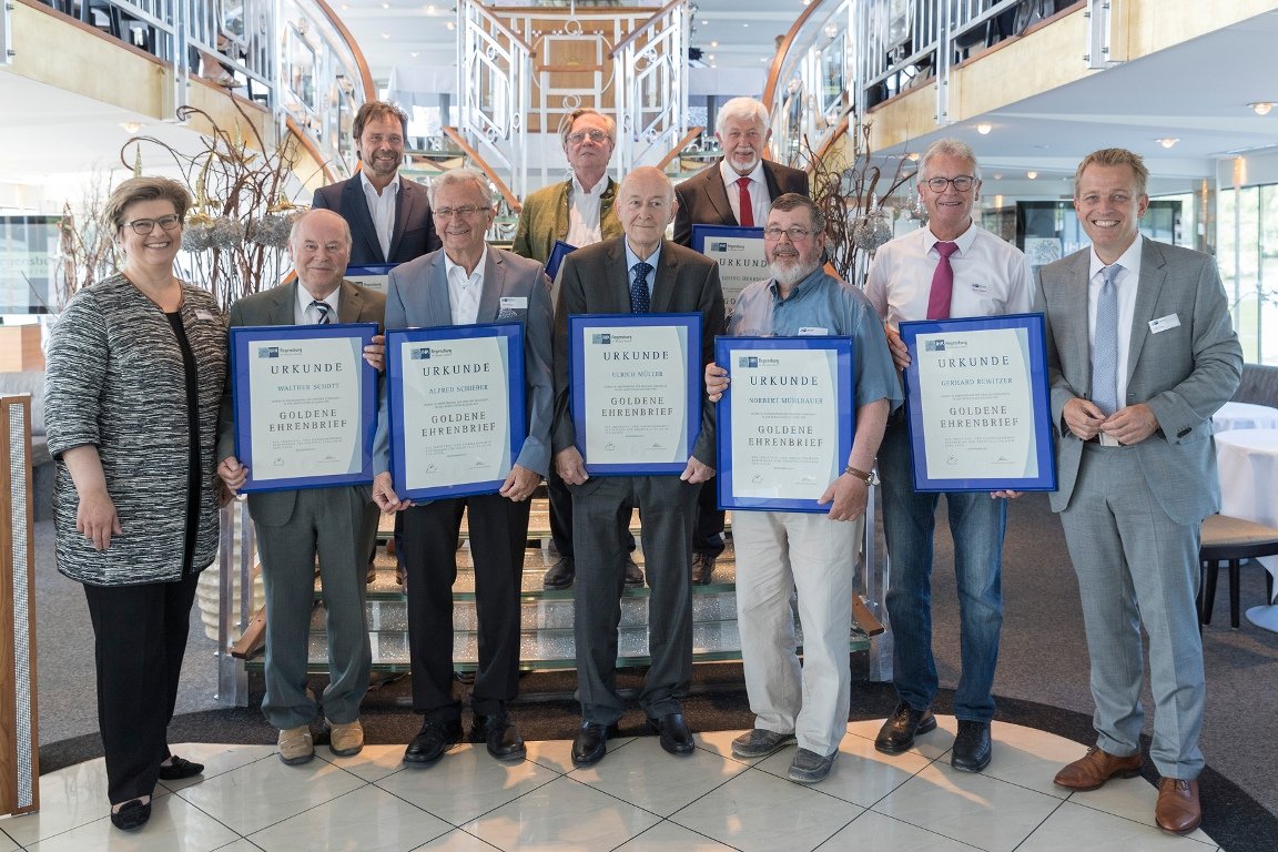 Goldener Ehrenbrief Goldene Ehrennadel Wiesau Weiden Auszeichnung IHK Georg Herrmann Walter Schott Alfred Schieber Ulrich Müller Norbert Mühlbauer Gerhard Rewitzer