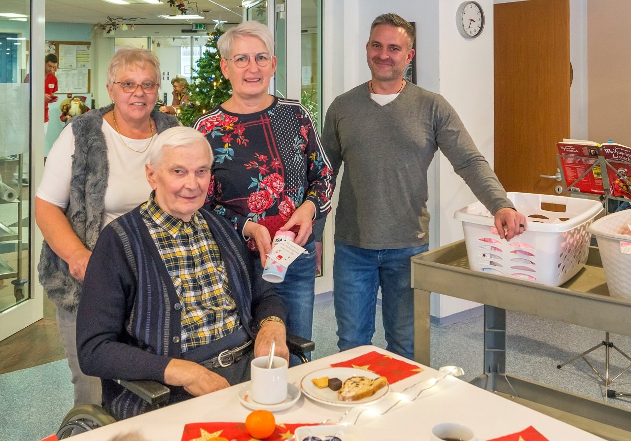 Grafenwöhr_Weihnachtsfeier-SPD-Frauen-im-Seniorenheim-St-Sebastian_Spende