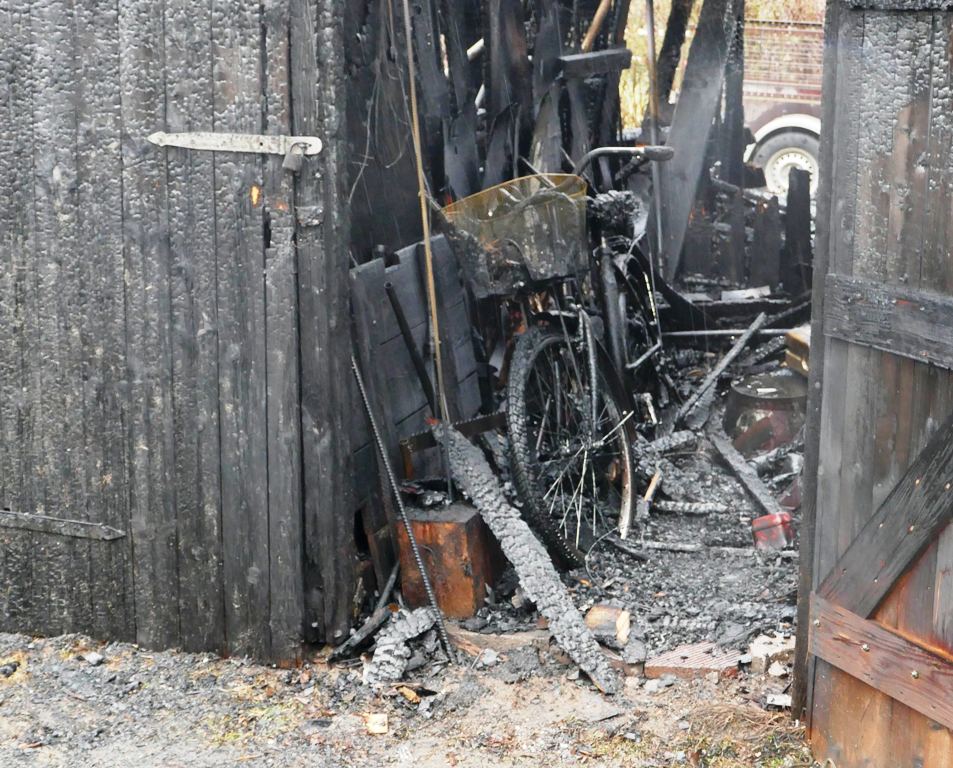 Großbrand Garagen Grafenwöhr Aufräumen Ermittlungen (3)