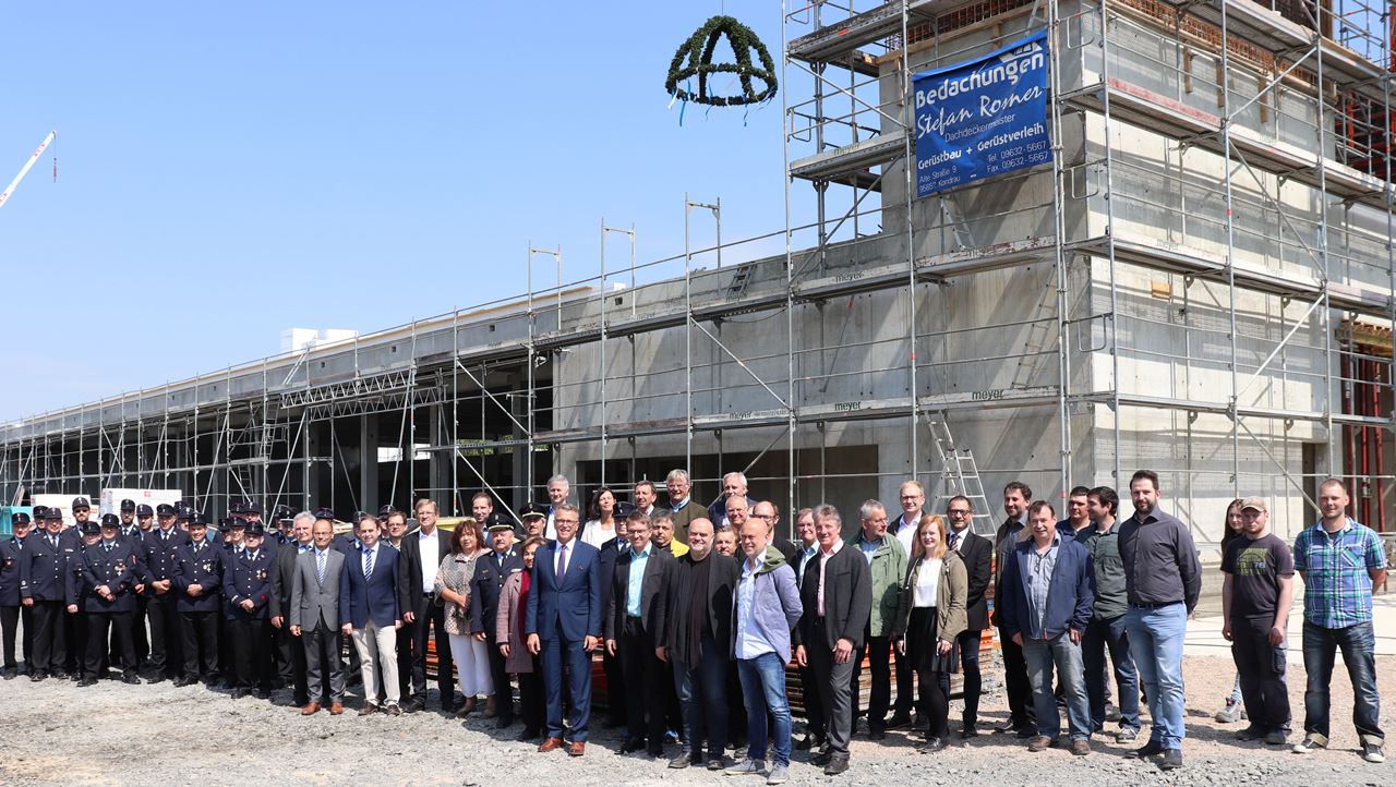 Grundsteinlegung Gerätehaus Tirschenreuth Feuerwehr Richtfest Feier Bild Stadt Tirschenreuth