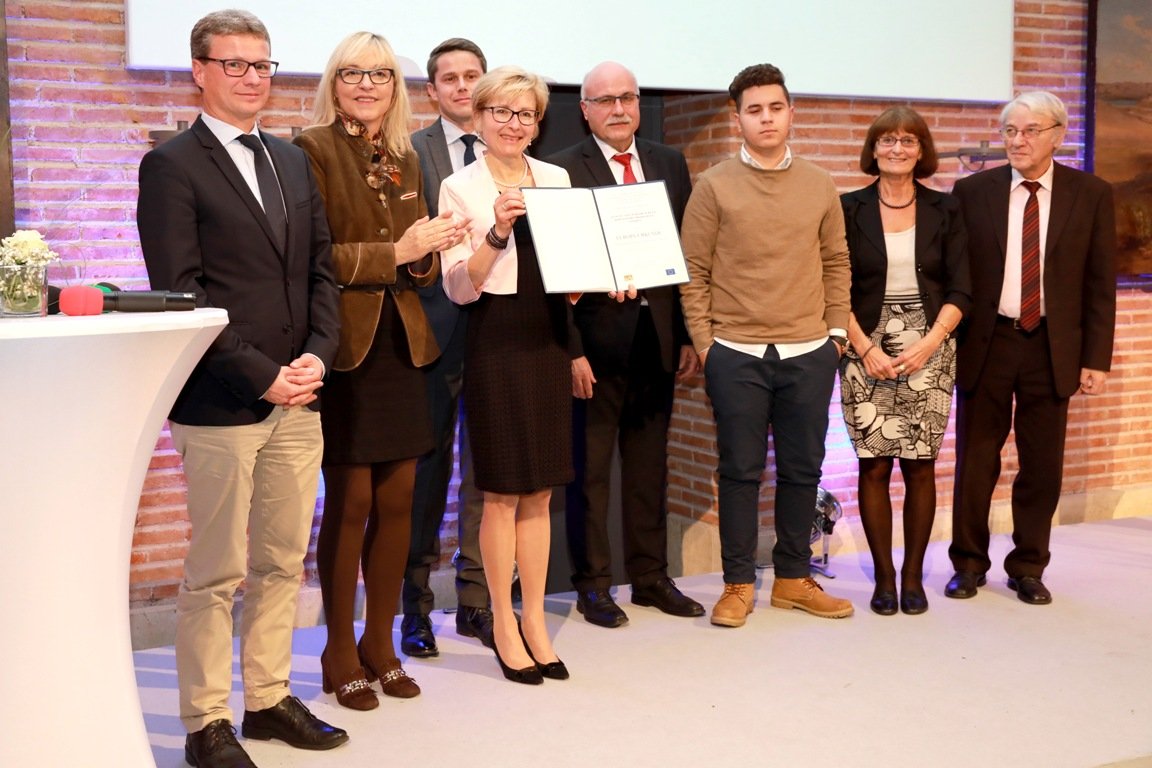 Gustav-von-Schlör-Gruppe, Weiden, Europa-Urkunde2