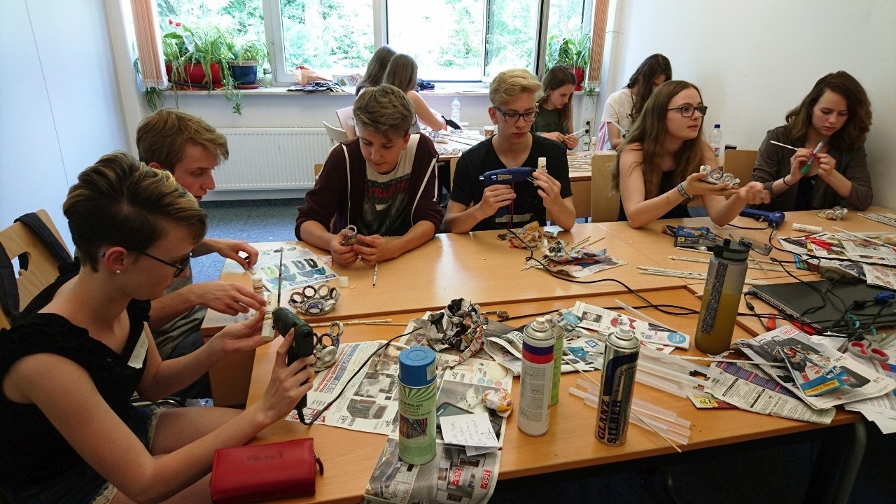 Gustl-Lang-Wirtschaftsschule, Holz Werkstatt-Tage Malen Schüler Schule Weiden 2