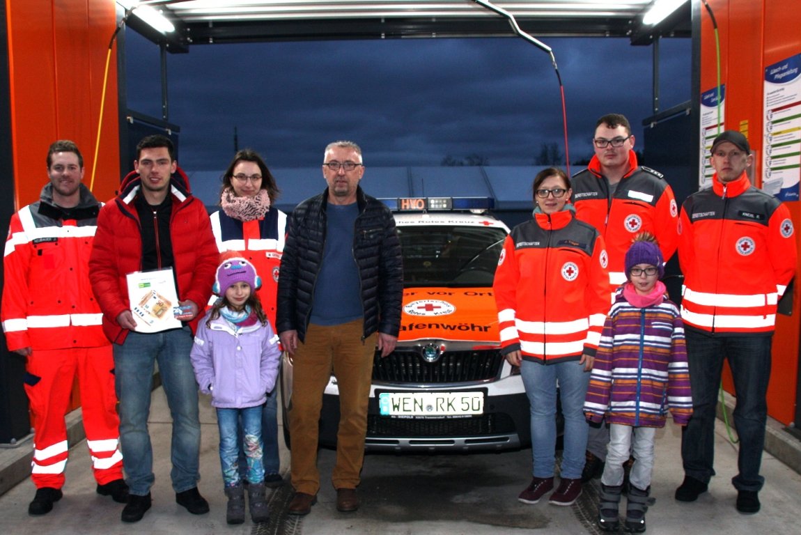 HVO-Dobmann Spende Helver vor Ort Spende für Auto Firma Dobmann Bild Gerald Morgenstern