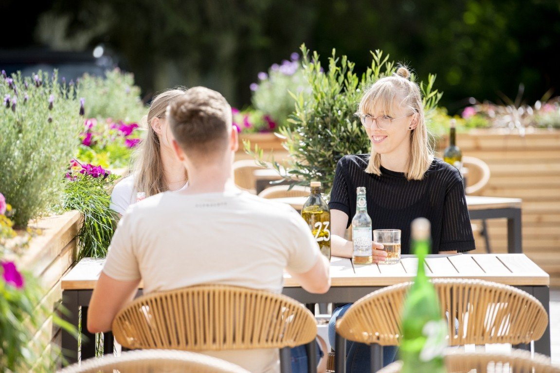 Holzfellas Restaurant Wiesau Ziegler Group Sonnenterrasse Mittagstisch Sonntag Mittagskarte Bilder René Oertel Ziegler Group (4)