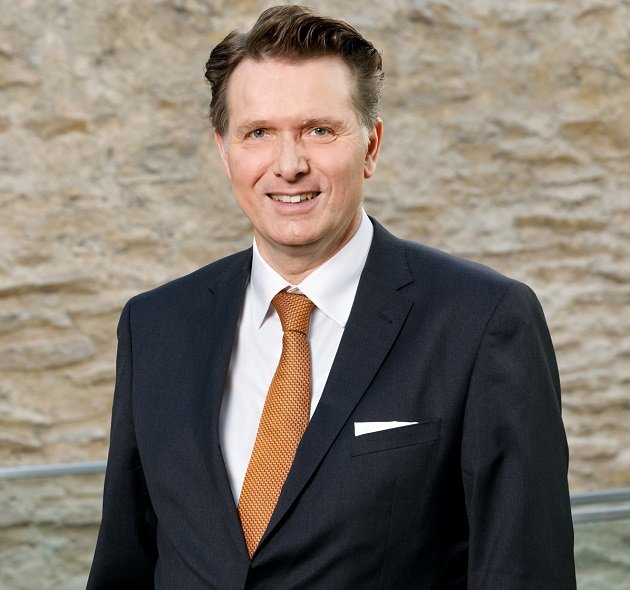 Homepage Hauptgeschäftsführer Dr. Jürgen Helmes IHK Regensburg Kehlheim Bild Julia Knorr