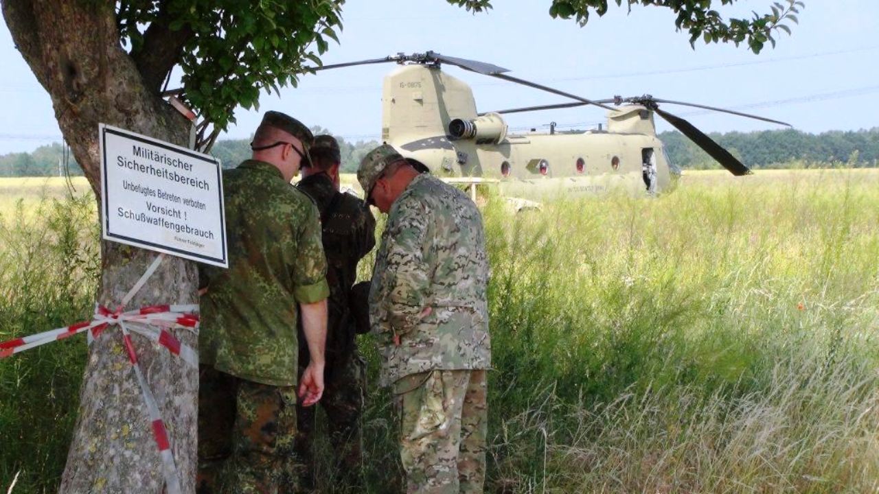 Hubschrauber aus Grafenwöhr Notlandung Leipizg 31