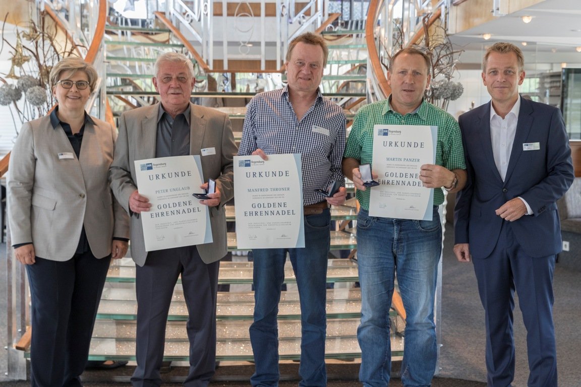 IHK Prüfer Ehrung Norbert Meier Berufschullehrer Wiesau 43 Jahre Ehrenamt 2