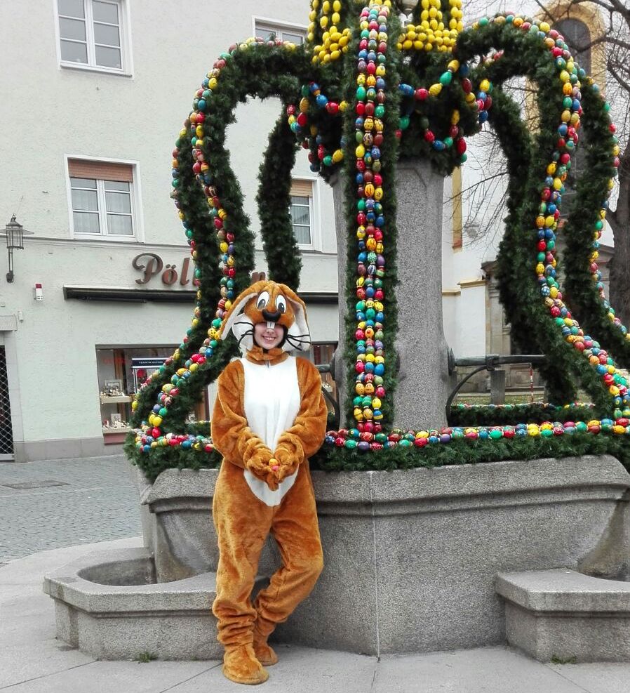 ProWeiden, Ostern, Osterhase, Theresa, Osterbrunnen, Ostereier