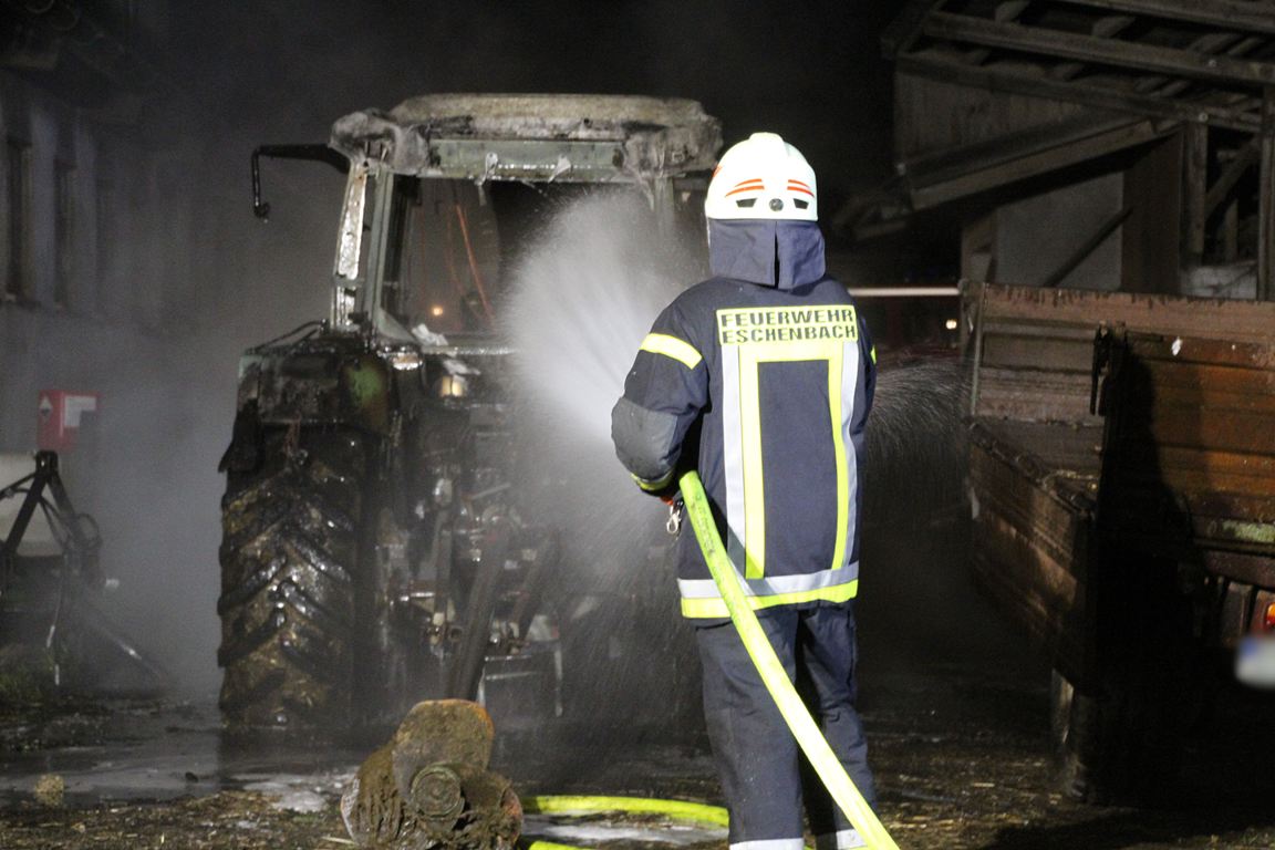 Traktor Brand Feuer Eschenbach
