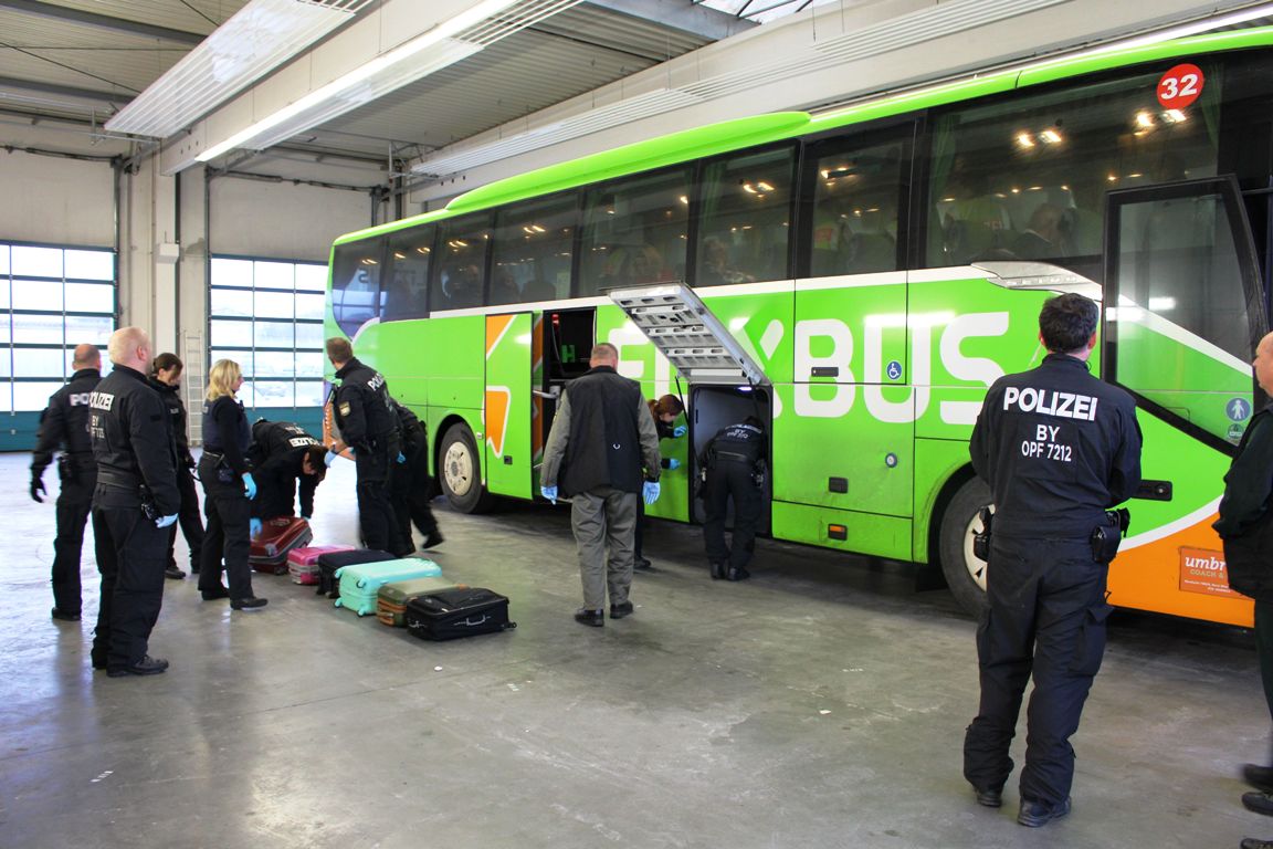 Kontrolle Fernbus Polizei Waidhaus