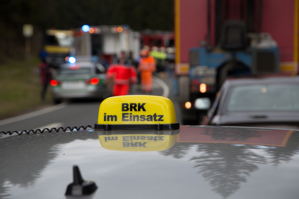 PKW gegen Traktor Naabtalkreuzung ST 2177 Symbol