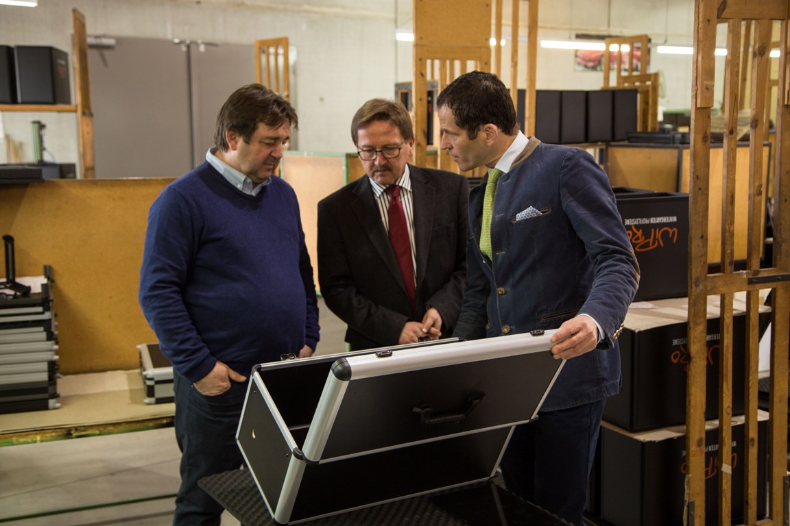 Bundestagsabgeordneter Albert Rupprecht bei KS TechnoCase in Erbendorf