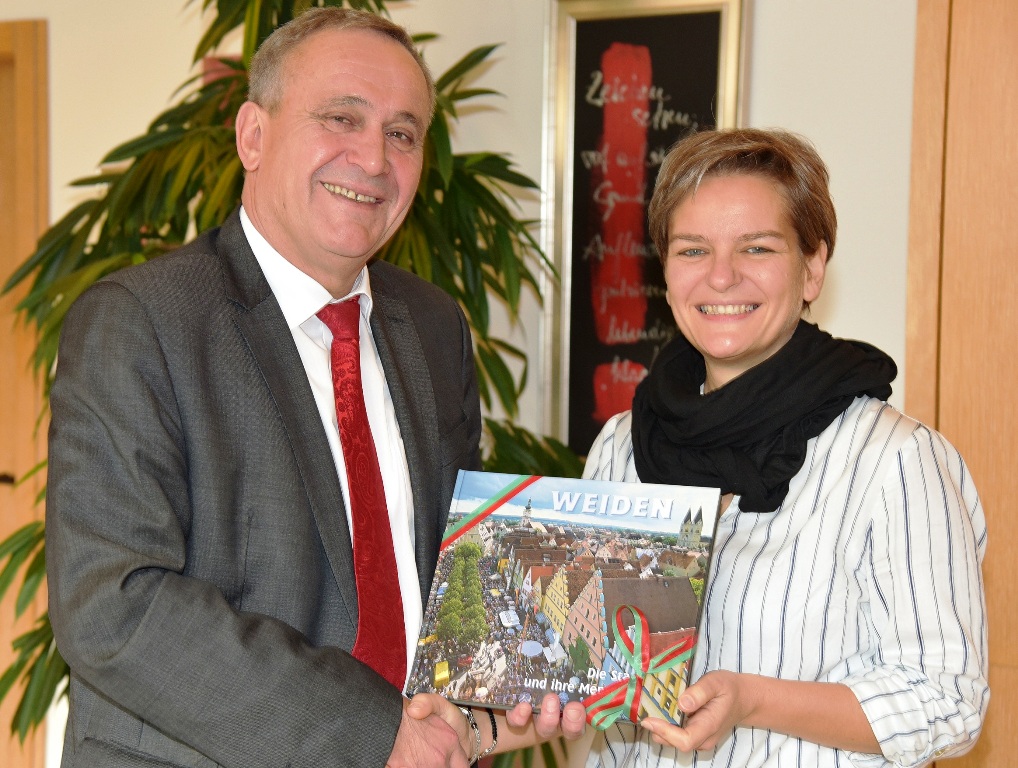 Ilkay Gebhardt vom Frauenhaus bei OB Seggewiß