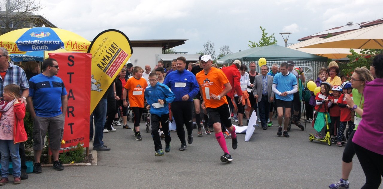 Laufend helfen seit 9 Jahren: Inklusionslauf durch Mitterteich