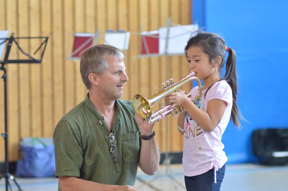 Instrumente der Jugendblaskapelle Parkstein Musik musizieren Schwarzenbacher Kinder Schule Unterricht Bild Doris Mayer-Englhart2