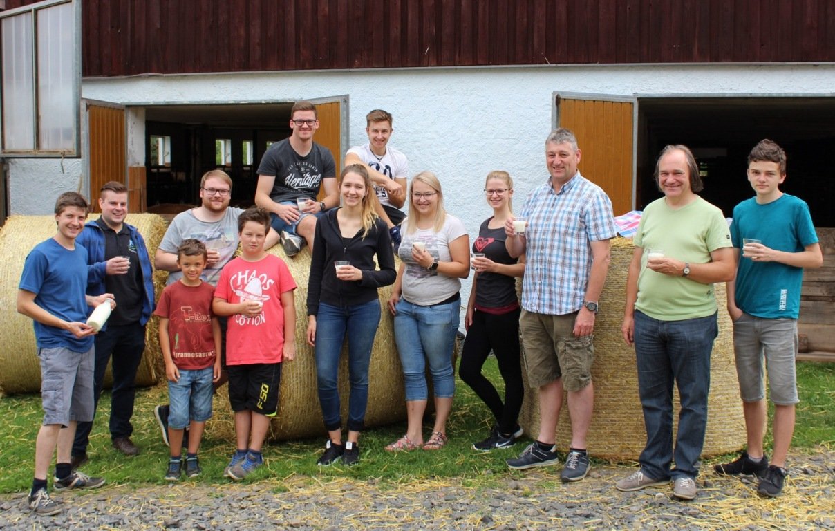 JU Waldsassen frische Kuhmilch Hof Besichtigung