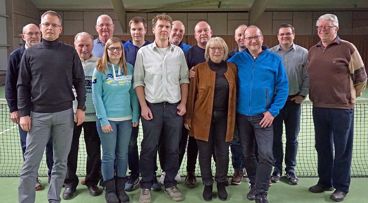 Mit dieser Vorstandschaft geht die TG Neunkirchen in die nächsten Jahre (von links): Franz Reger, Uwe Dressel, Gerhard Specht, Günther Spannl, Lena Alt, Christoph Tafelmeier, Matthias Reichel, Richard Schwarzmeier, Harald Wolfram, Ute Schröer, Jürgen 