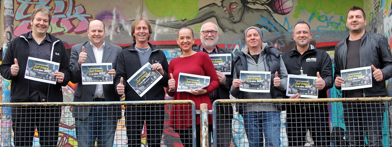 Jetzt Karten sichern für "just friends": Feiern für einen guten Zweck