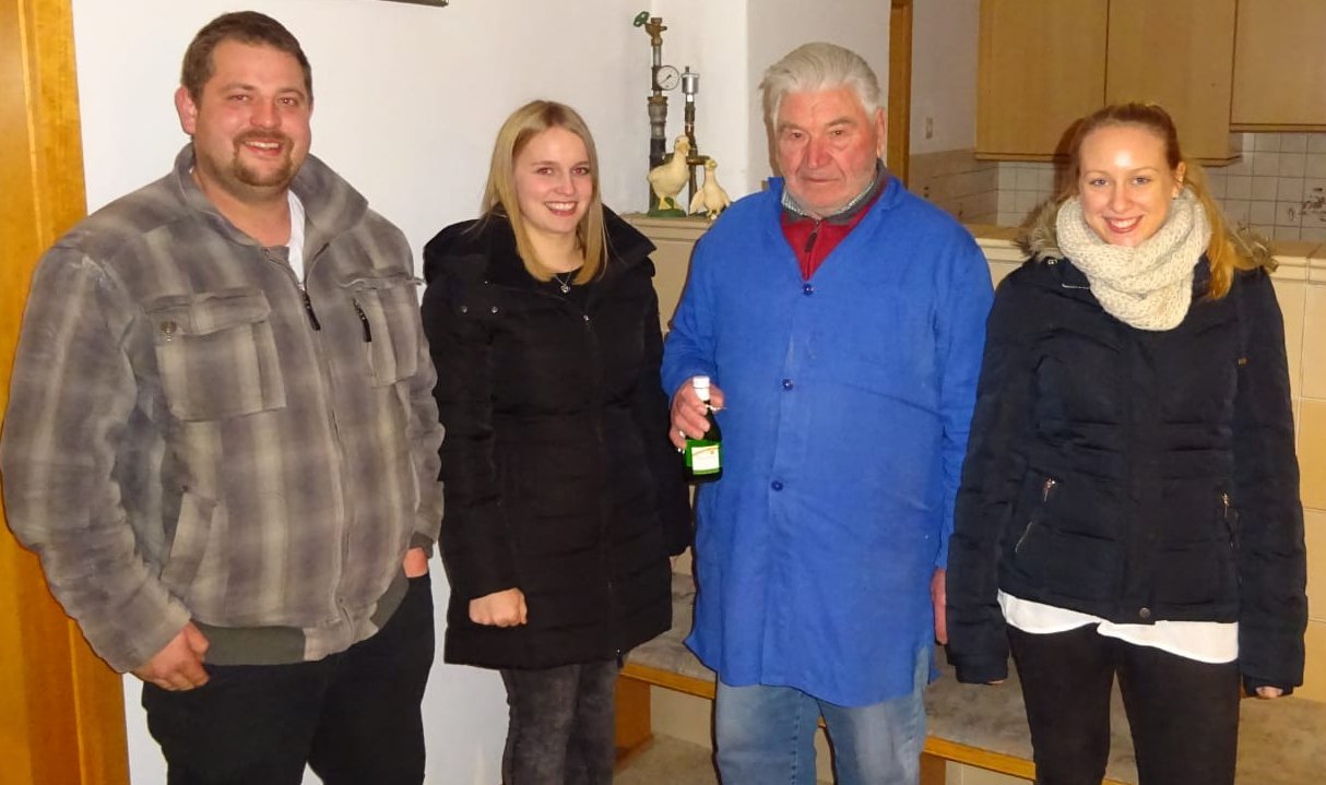 KLJB besucht Senioren: Geschenke und Gespräche