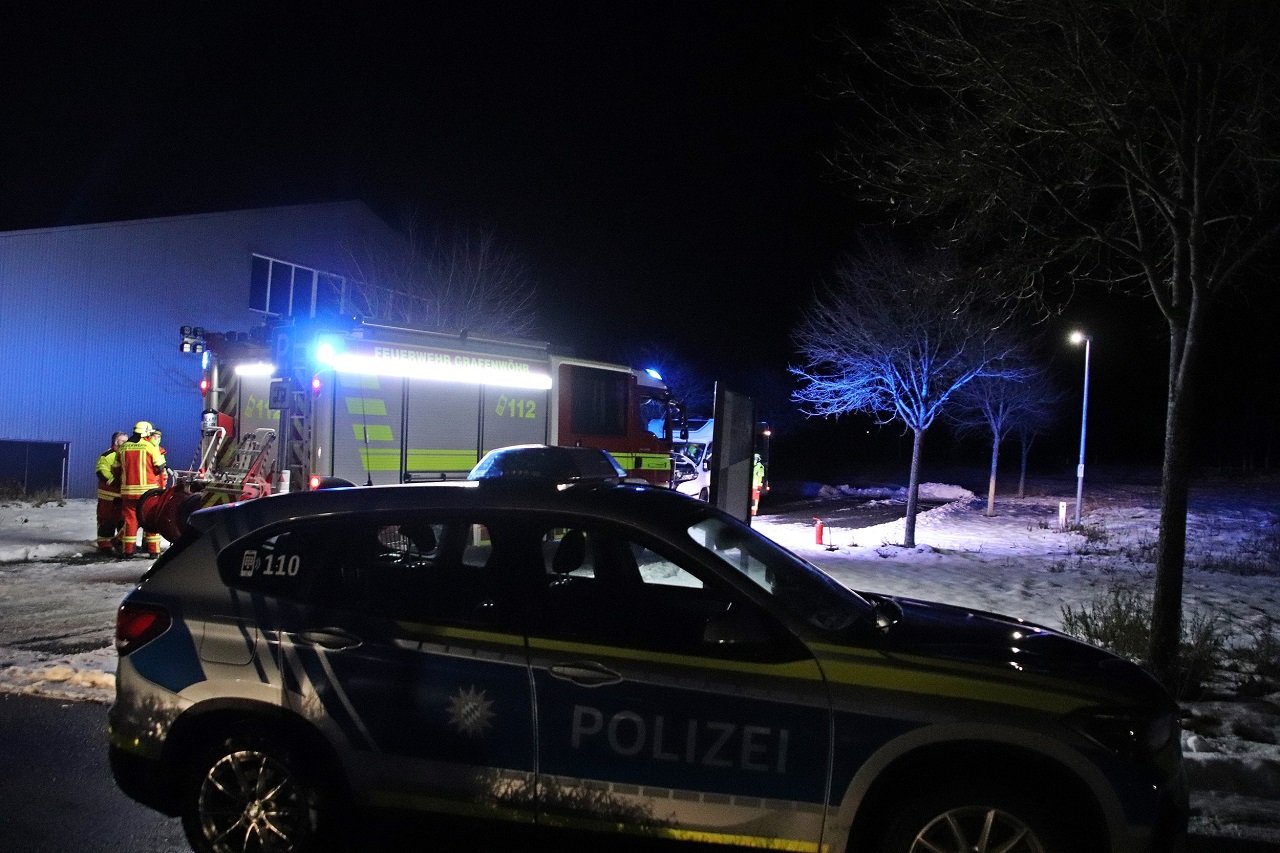 Kerze auf Armaturenbrett Camperin Feuer Auto Campingplatz Waldbad Rauchvergiftung Bilder Jürgen Masching (2)