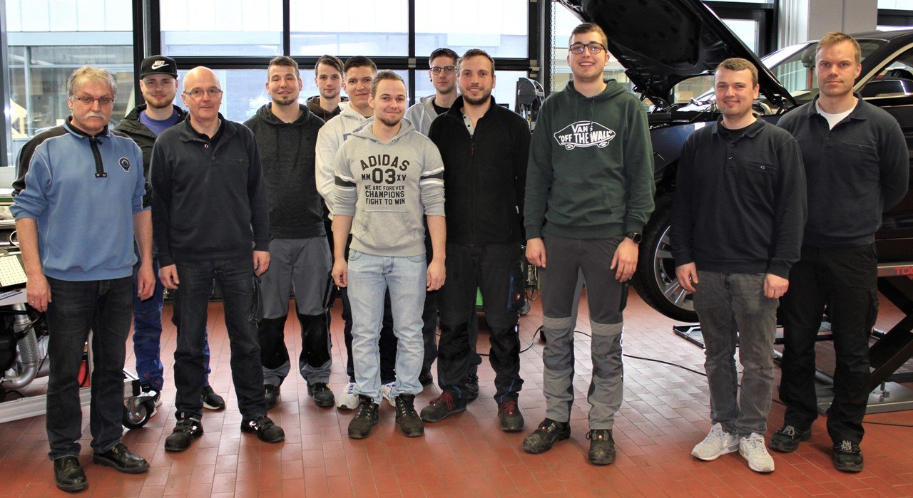 Kfz-Servicetechniker Handwerkskammer Bildungszentrum Weiden