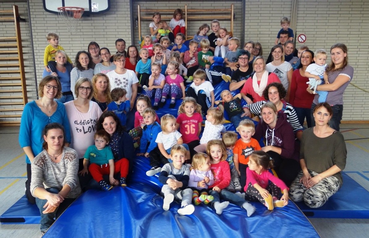 Kinderturnen Luhe-Wildenau Sporthalle Turnhalle Geräteturnen Sportunterricht Kinder Kind Gruppe