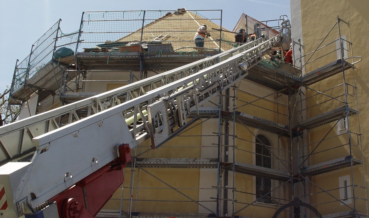 Kirchenbrand Moosbach Brand Feuerwehr Polizei Bild Jürgen Masching 3