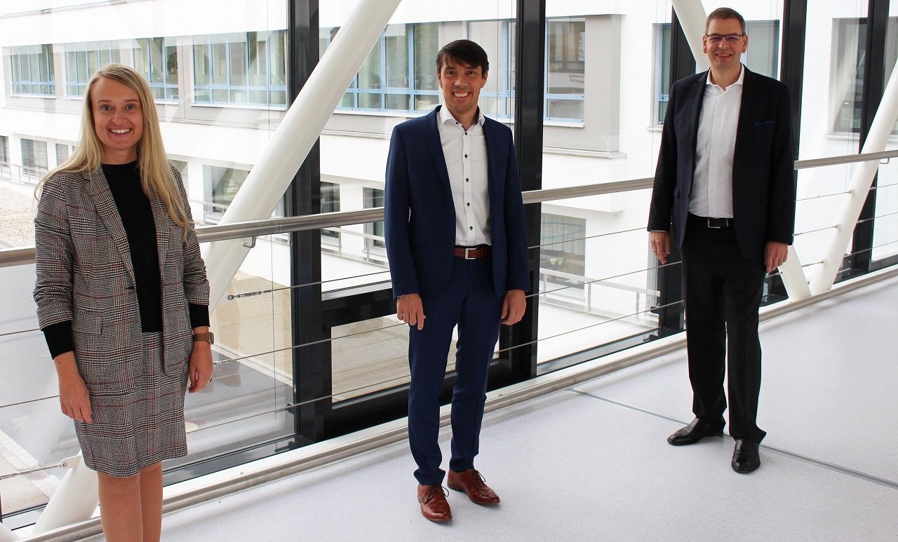 Kliniken Nordoberpfalz AG Michaela Hutzler, Kaufmännischer Direktor Michael Gleißner, Dr. Thomas Egginger
