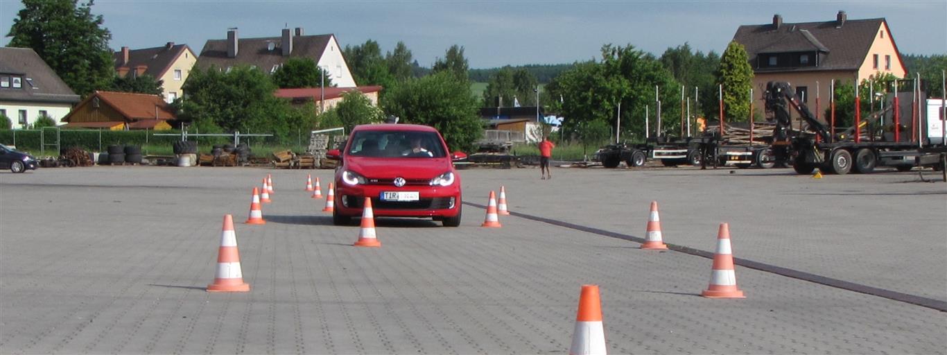Könner durch Erfahrung Kommunale Jugendarbeit Fahrtraining