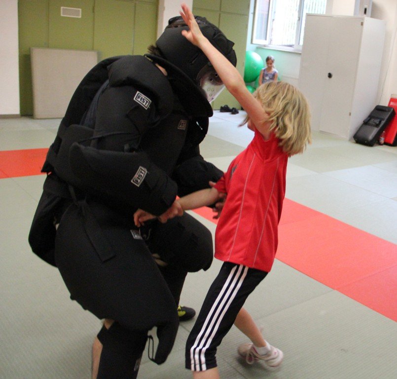 [Update] Selbstverteidigungskurs: In Gefahrensituationen richtig reagieren