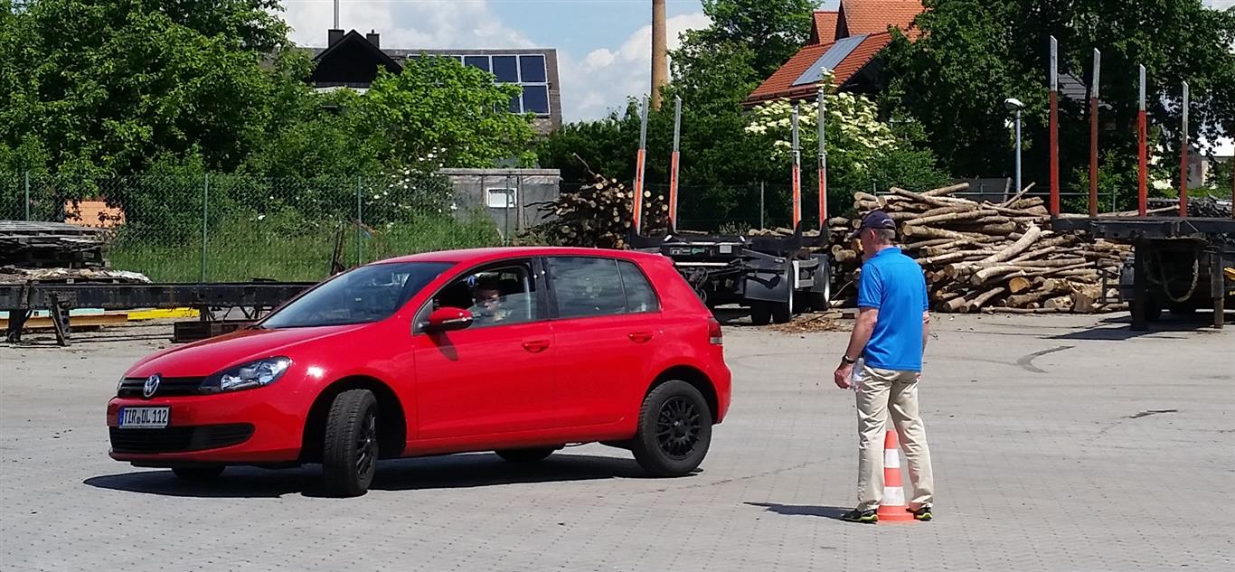 Könner durch Erfahrung Kommunale Jugendarbeit Fahrtraining
