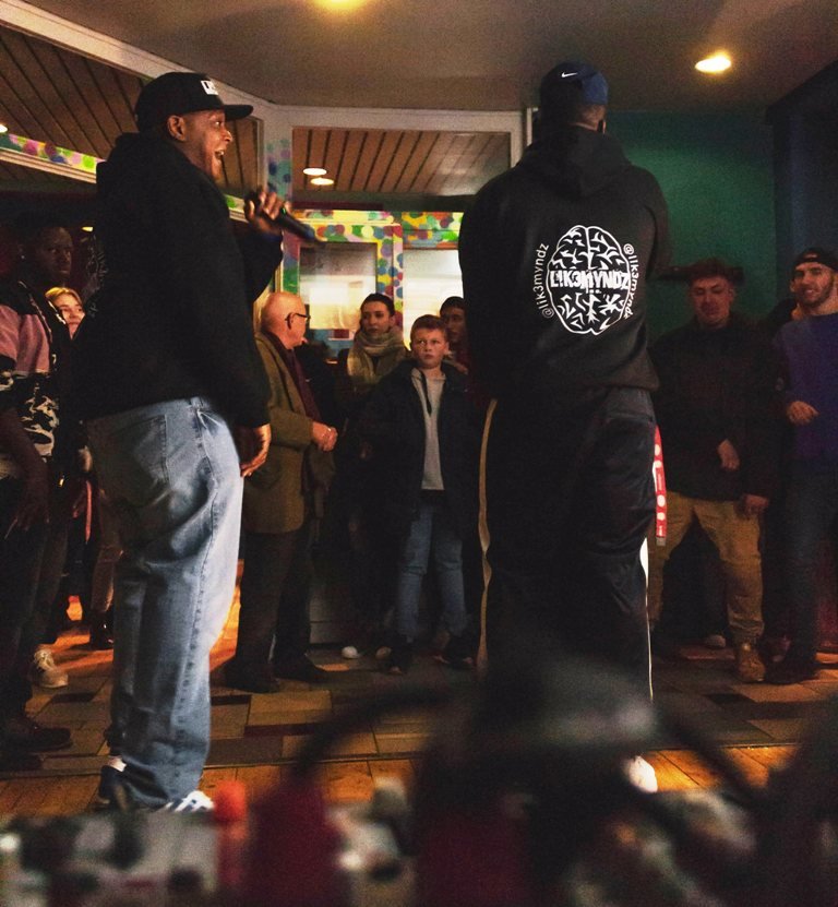 Kunstgenuss bis Mitternacht 2018 Stadt Weiden Bilder Graffiti JUZ Jugendzentrum Musik Kunst 10