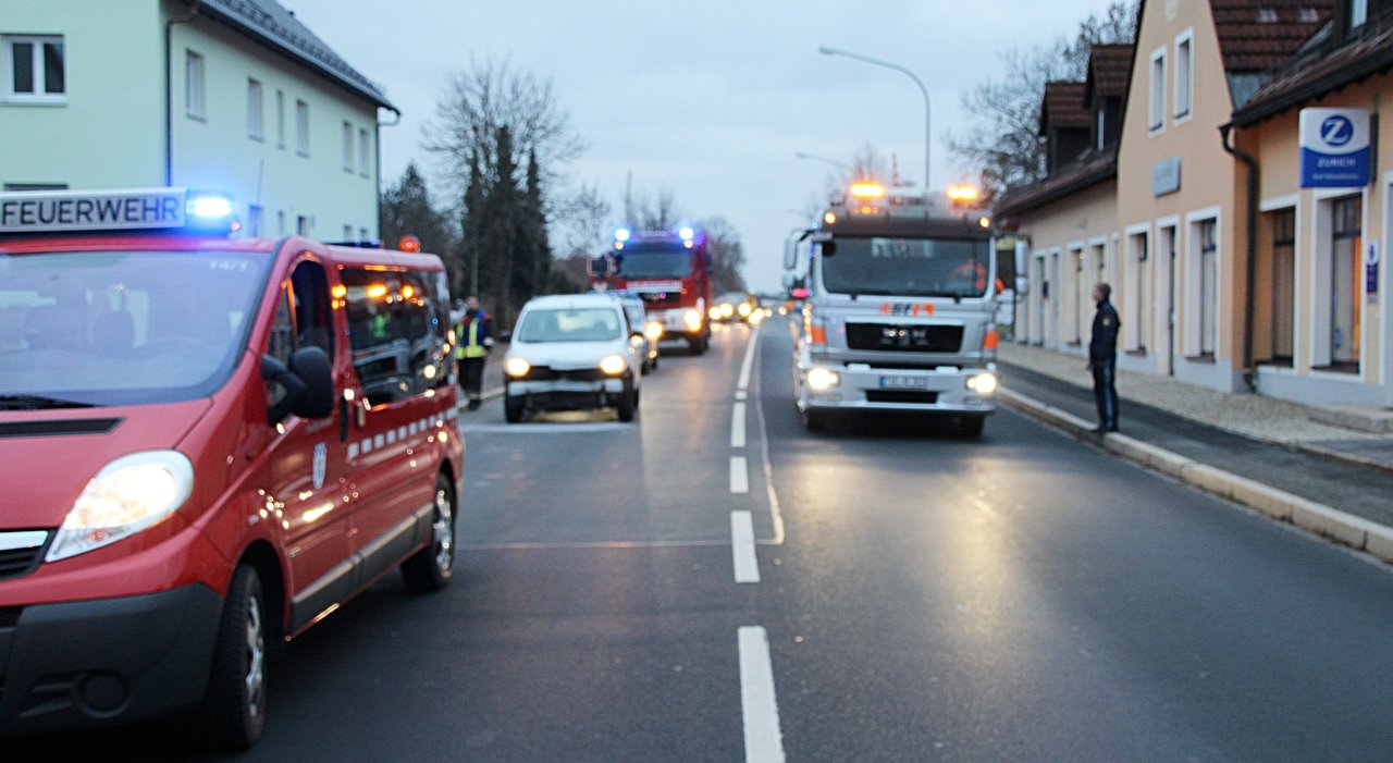 Kurioser Unfall Pressath Eschenbach Unfallflucht Auto Schott Bachstraße Pressath5