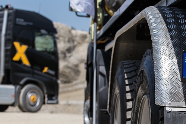 Lkw-Diesel abgezapft: Polizei sucht Zeugen