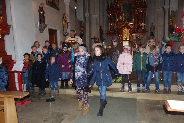 Leuchtenberg_Grundschule_Krippenspiel_1