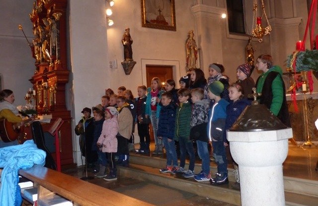 Leuchtenberg_Grundschule_Krippenspiel_2