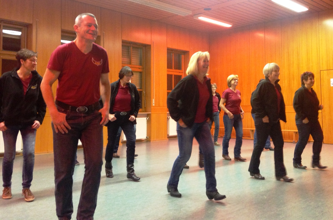 Line Dancing in Irchenrieth – Ein trendiger Spaß