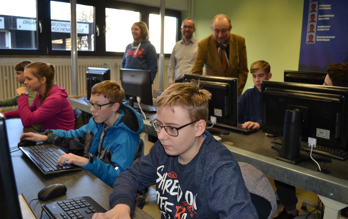 MINT Garage Tirschenreuth Wiesau Förderung Technik Schule Sprachen fördern 1