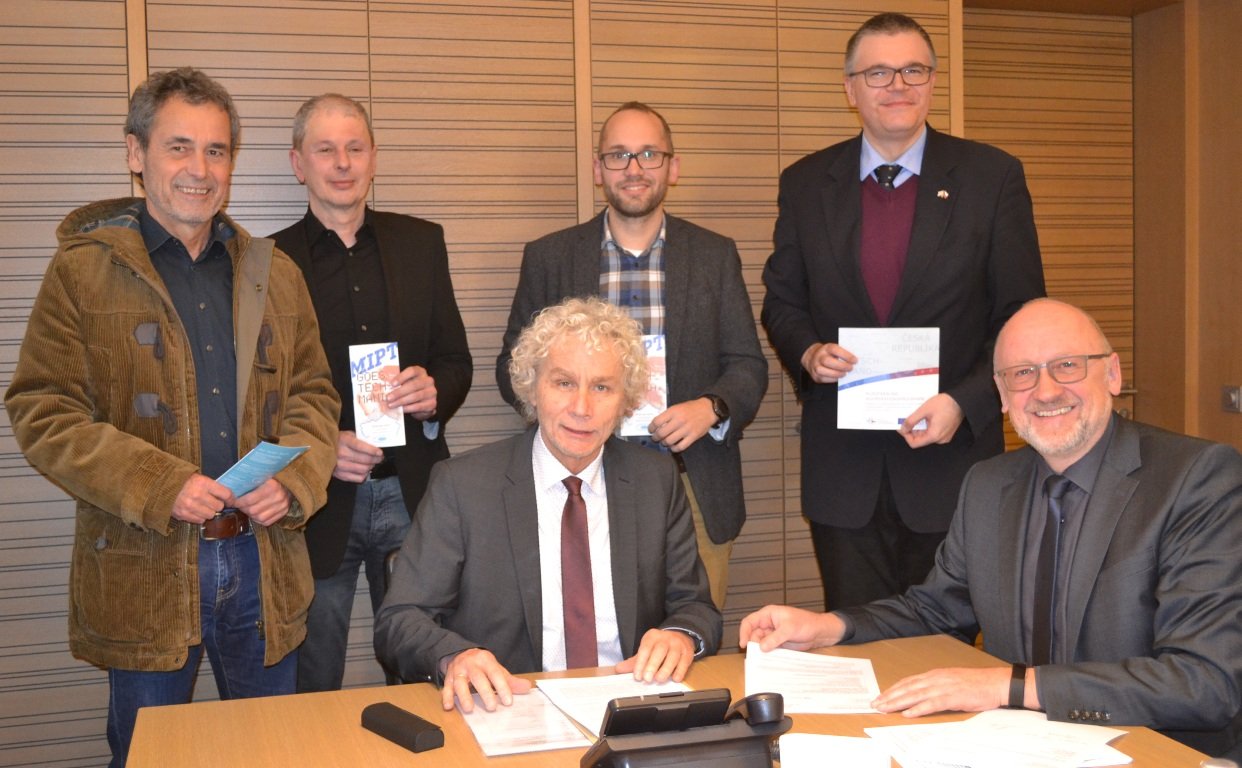 MINT Garage Tirschenreuth Wiesau Förderung Technik Schule Sprachen fördern 4