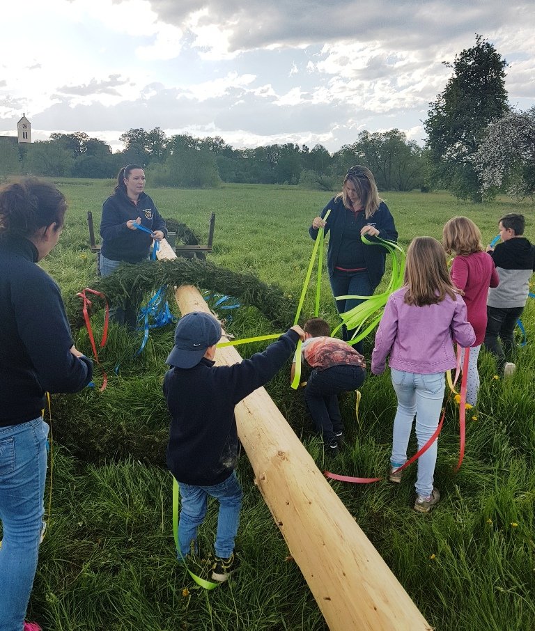 Maibaumfest Unterwildenau Besucherrekord 1