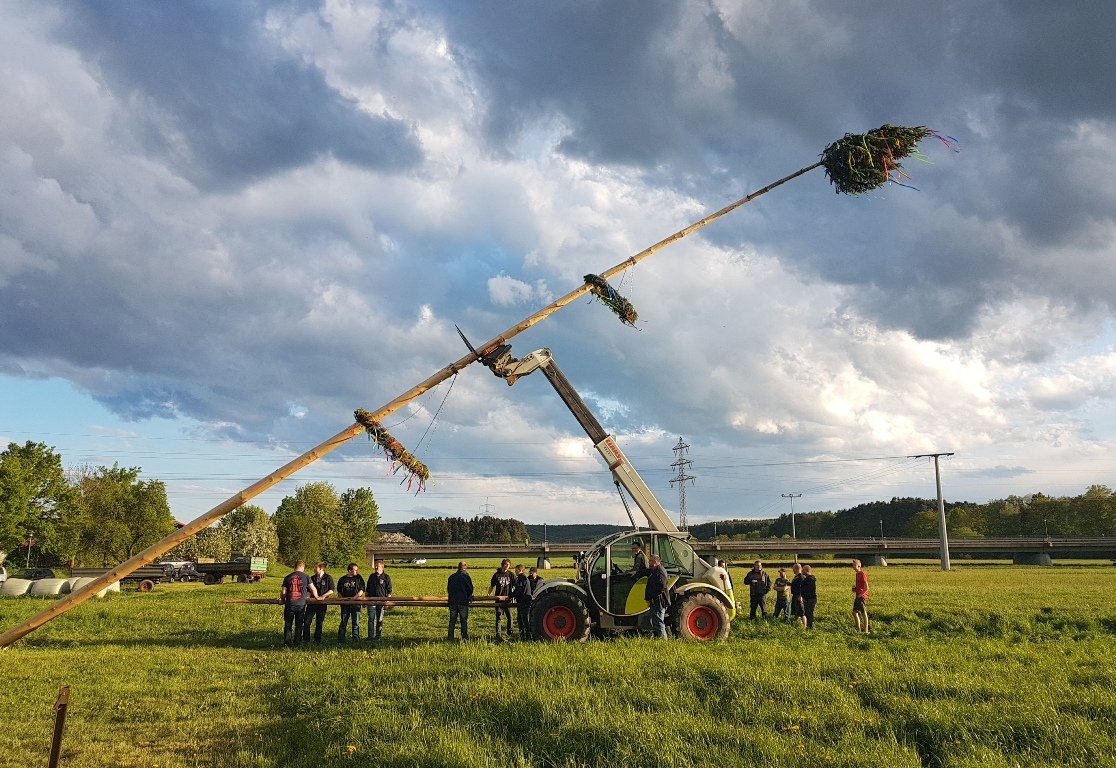 Maibaumfest Unterwildenau Besucherrekord 4
